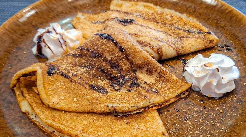 Grandma Ančica’s Pancakes with Chocolate Cream and Crumbled Biscuit